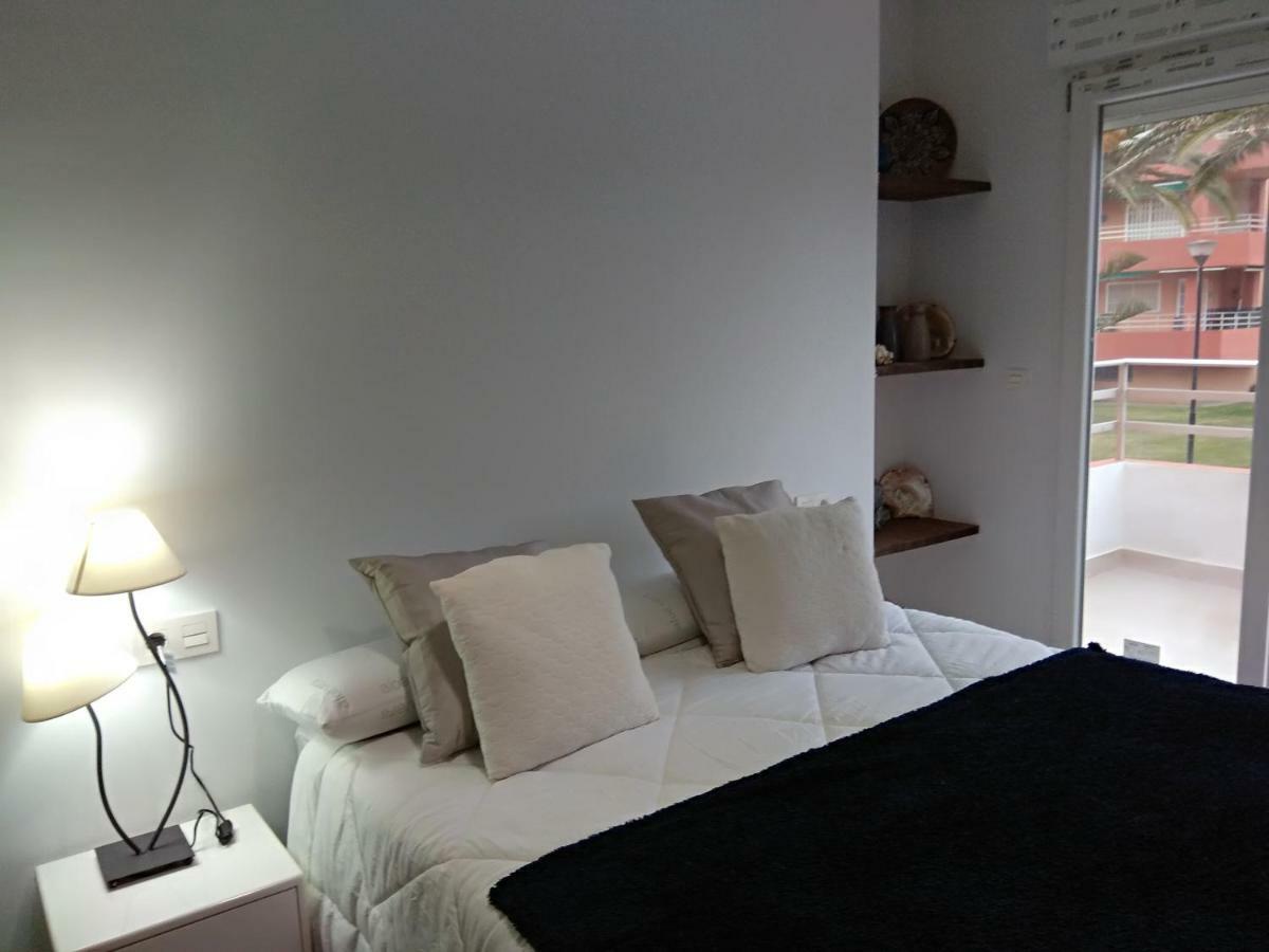 Apartamento A 150 Metros Del Mar, Parking Y Wifi Salobrena Luaran gambar